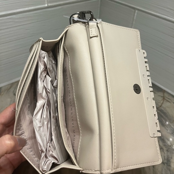 Steve Madden BCABBYY Flap Wallet Wristlet Light Beige Cream NWT
